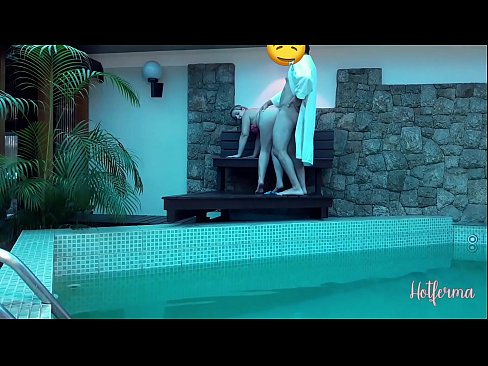 ❤️ Chefen bjuder in tjänsteflickan till poolen, men kunde inte motstå en het Sexvideo at sv.sexindrag.ru ❌️