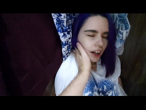 ❤️ Hittade min syster i garderoben och hjälpte henne att komma Sexvideo at sv.sexindrag.ru ❌️